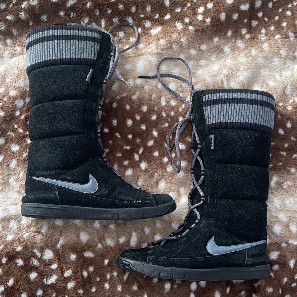 Tall and Nike lace up winter boots - Picture 2 of 6